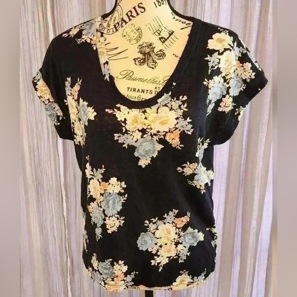 LOFT navy floral top, size small - Picture 9 of 9
